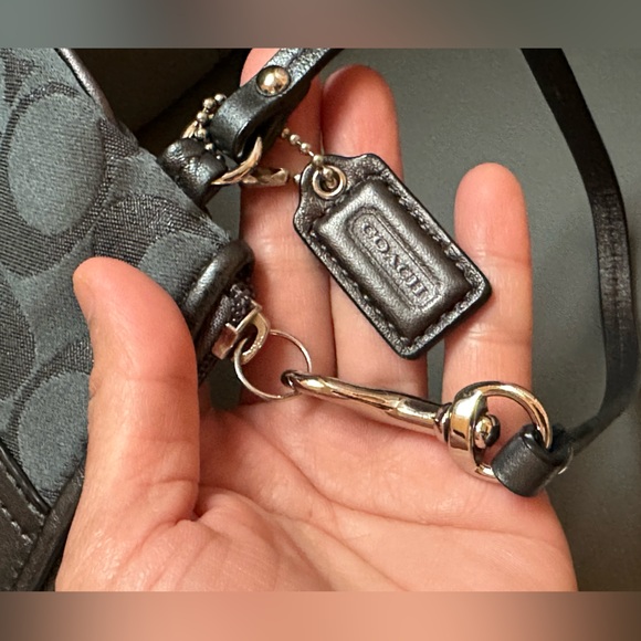 Coach wristlet - Picture 4 of 6